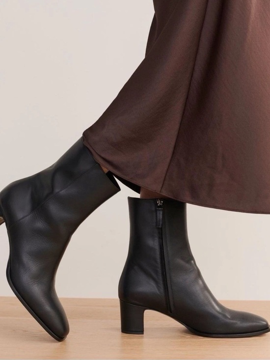 Jenni Kayne Shoes - Jenni Kayne Bobby boot chocolate brown leather NWOT